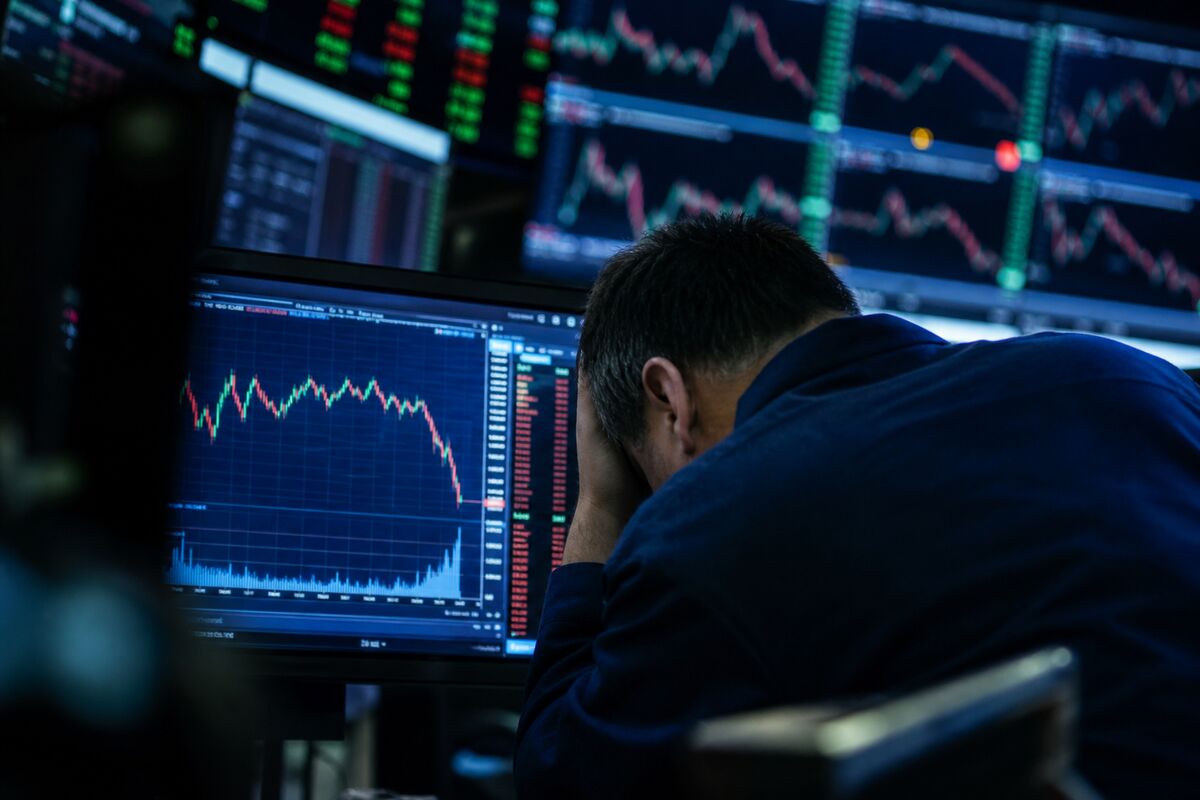 VIX Breaks Above 22 as AI Stock Rout Raises Risk of More Market Volatility