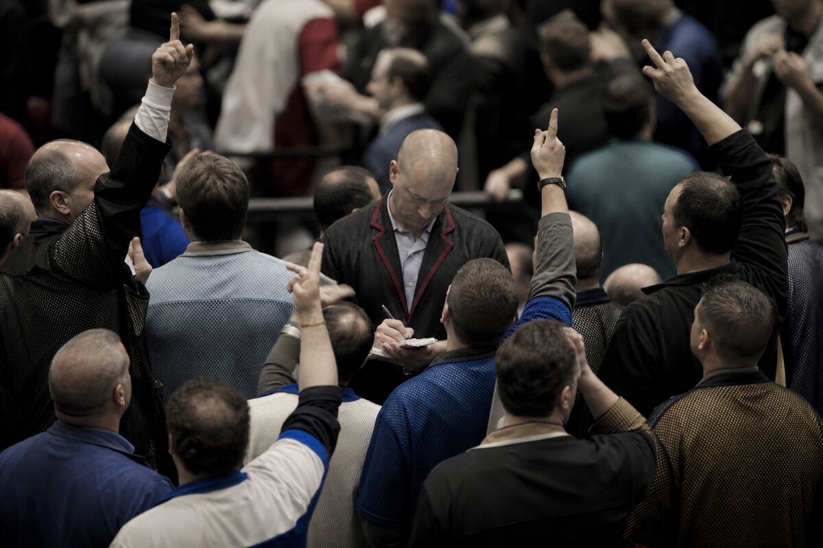 VIX Climbs Above 22 as AI Stock Selloff Raises Volatility Risks