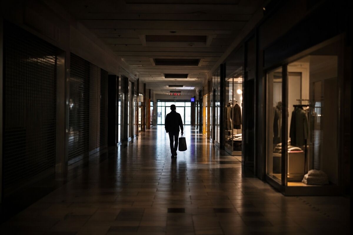 Near-Record-Low Consumer Sentiment Raises Stakes for Retail Stocks Ahead of Midterms