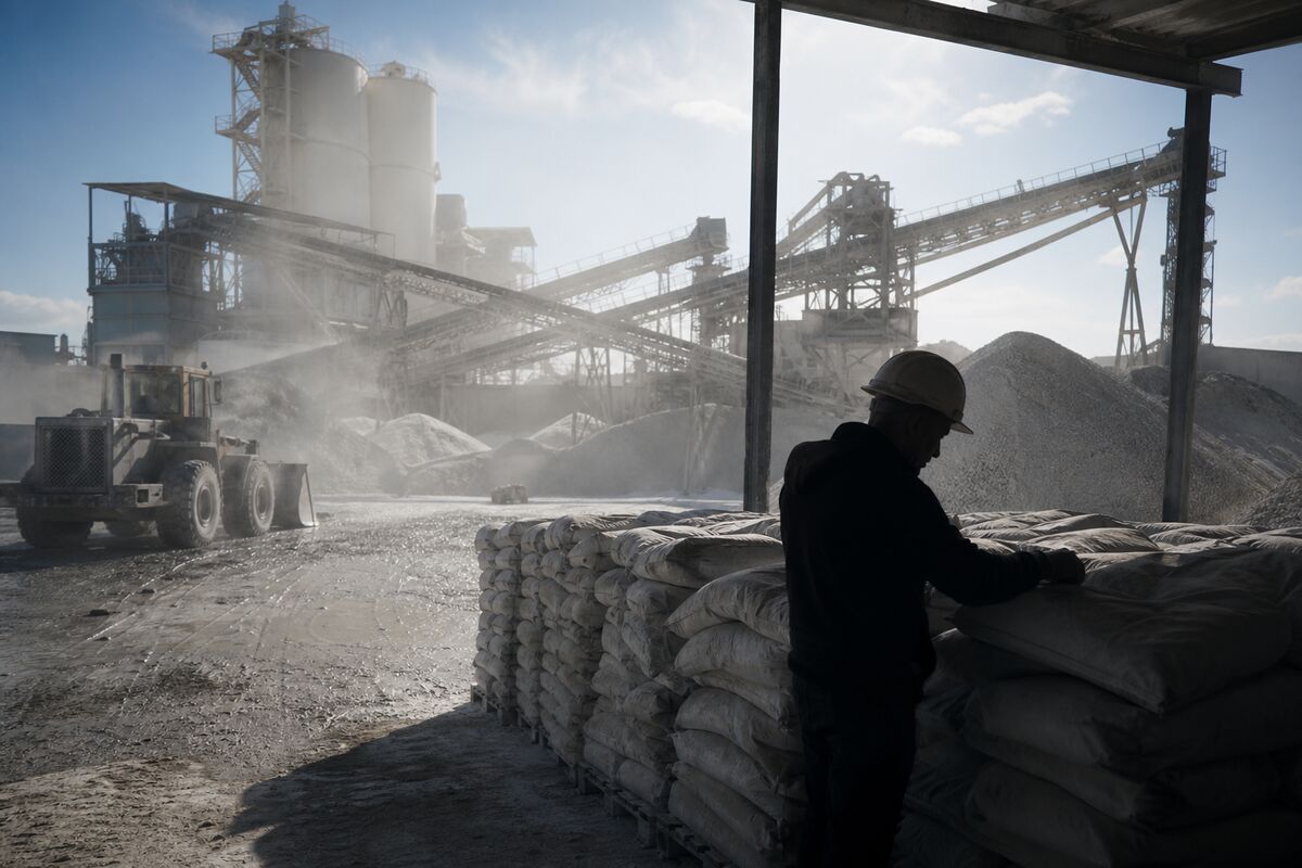 Starboard Pressures Knife River to Lift Margins and Consider Strategic Alternatives